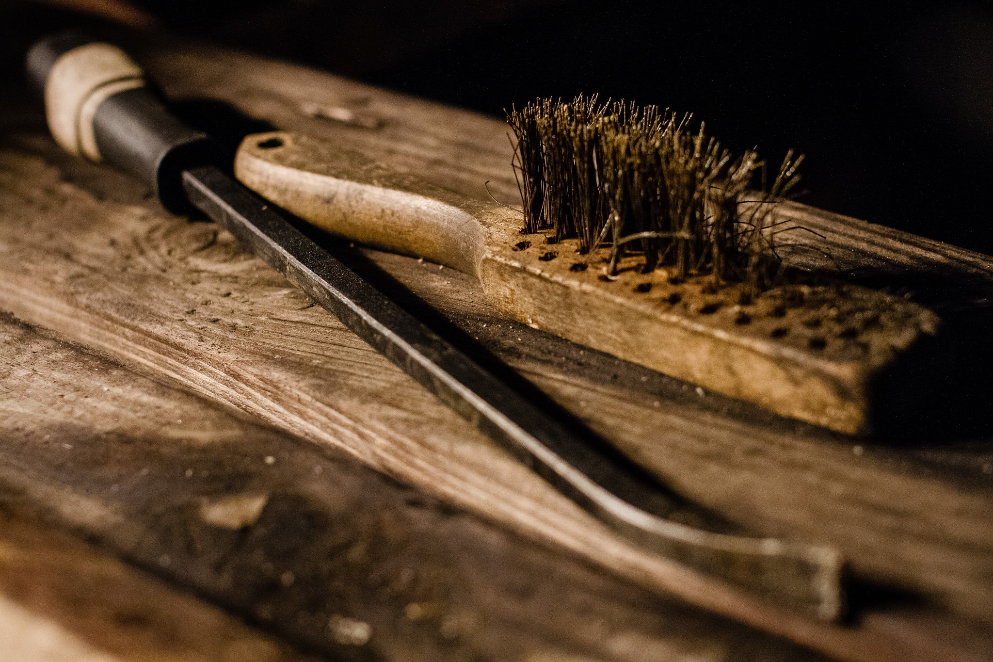 '[Pry Bar & Wire Brush](https://flickr.com/photos/evilpics/16088956283 "Pry Bar & Wire Brush") by [Scott Hart](https://flickr.com/people/evilpics) is licensed under [CC BY-NC-ND](https://creativecommons.org/licenses/by-nc-nd/2.0/)'